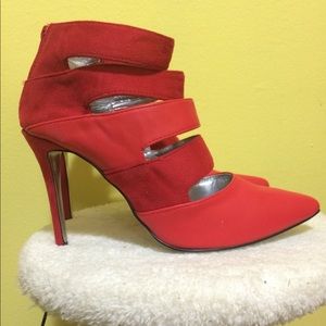 Luichiny “Deal Up” Red Cutout Bootie - Size 10